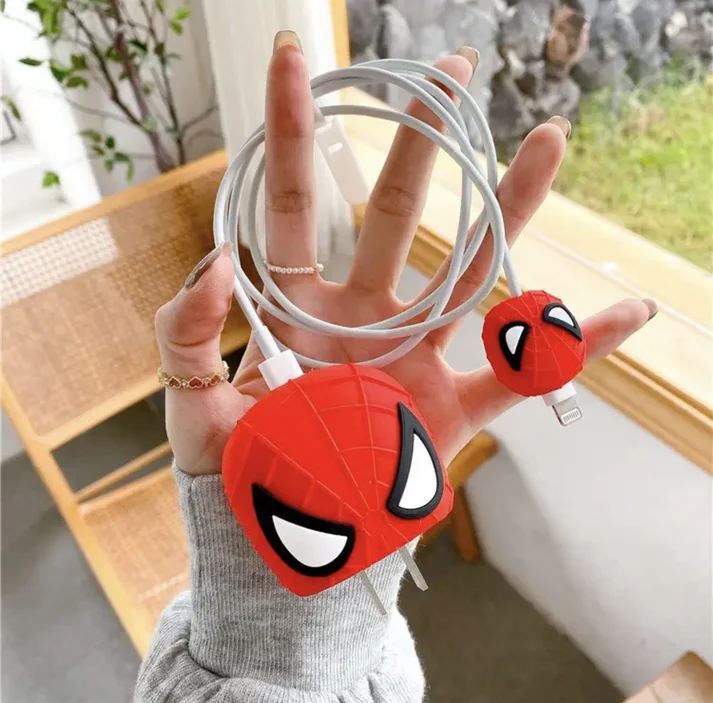 Set Protector Cargador Apple — Edición Spider-Man 🕷️🔴